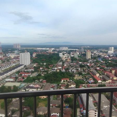 # Free Netflix Cmk Kondominium Kota Sri Mutiara Apartment Kota Bharu Exterior photo